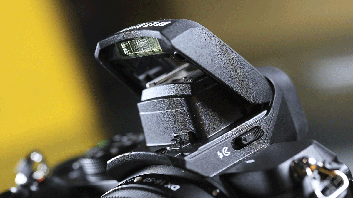 Nikon Z50 - Flash
