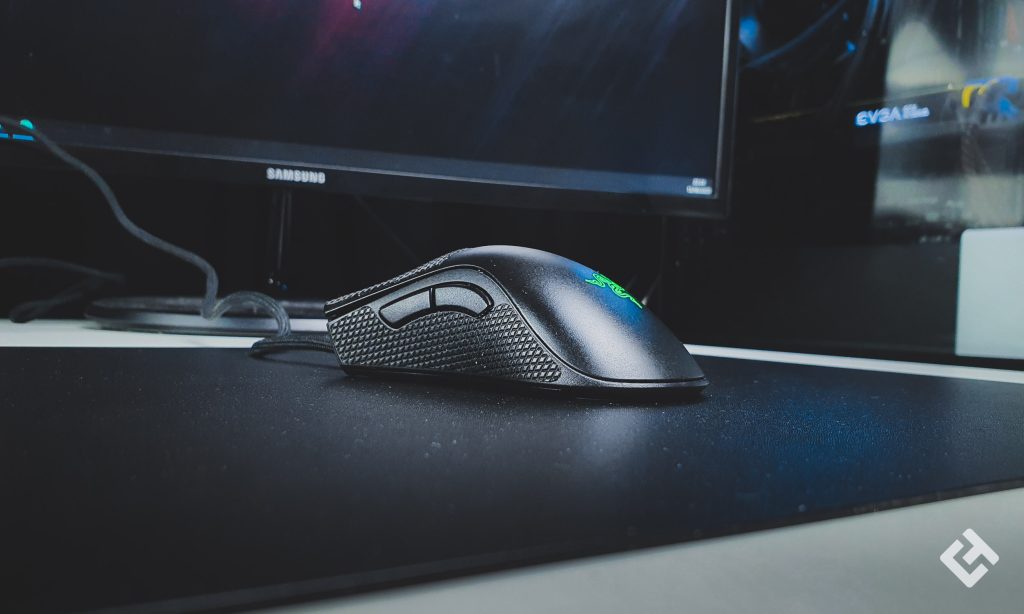 Razer DeathAdder V2 Mini côté