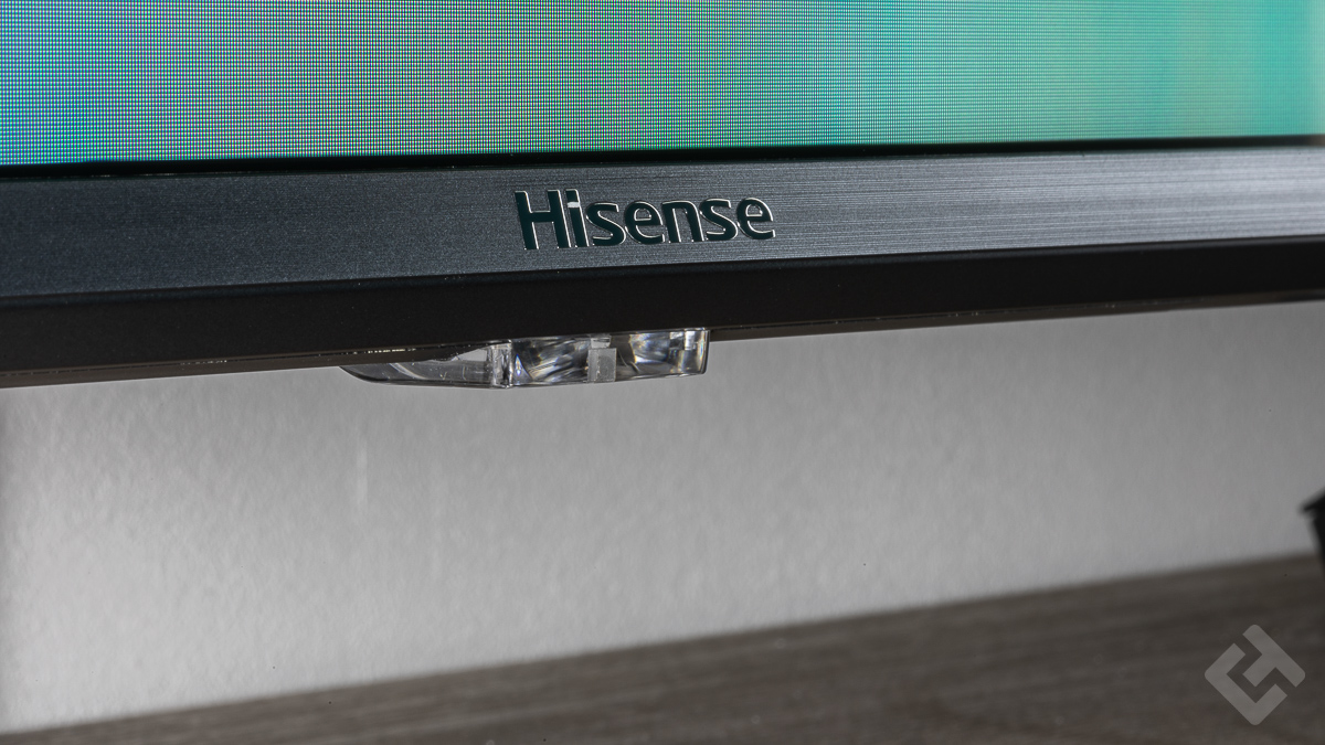 HiSense 65U7QF - Bords inférieur