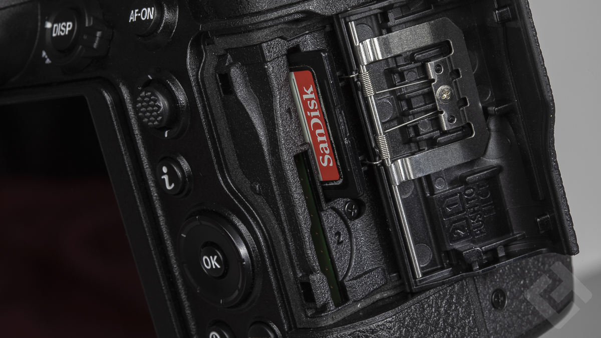 Nikon Z5 - Double slot carte SD