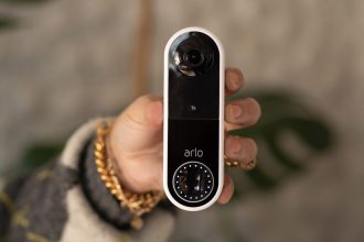 arlo essential video wire free doorbell