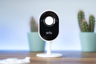 test arlo essential indoor camera