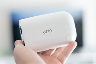 test arlo essential spotlight camera xl