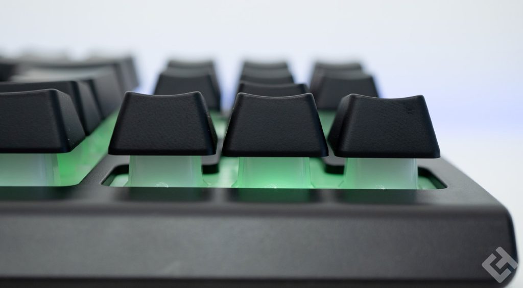 Test SteelSeries Apex 3 TKL : un clavier discret et compact pour les joueurs