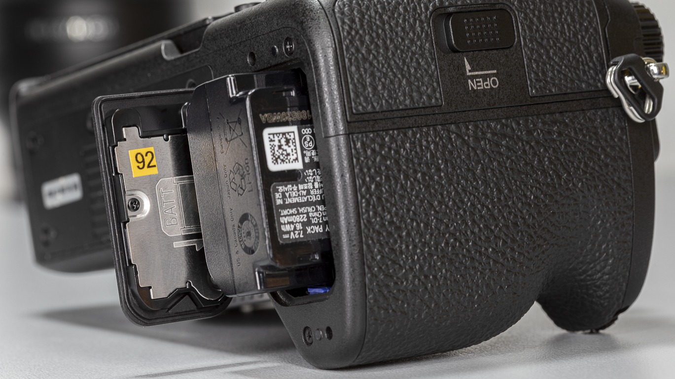Sony A7 IV - Compartiment Batterie