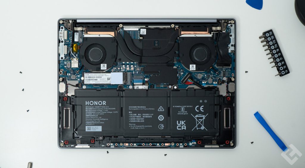 intérieur du honor magicbook view 14