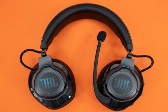 JBL Quantum 810