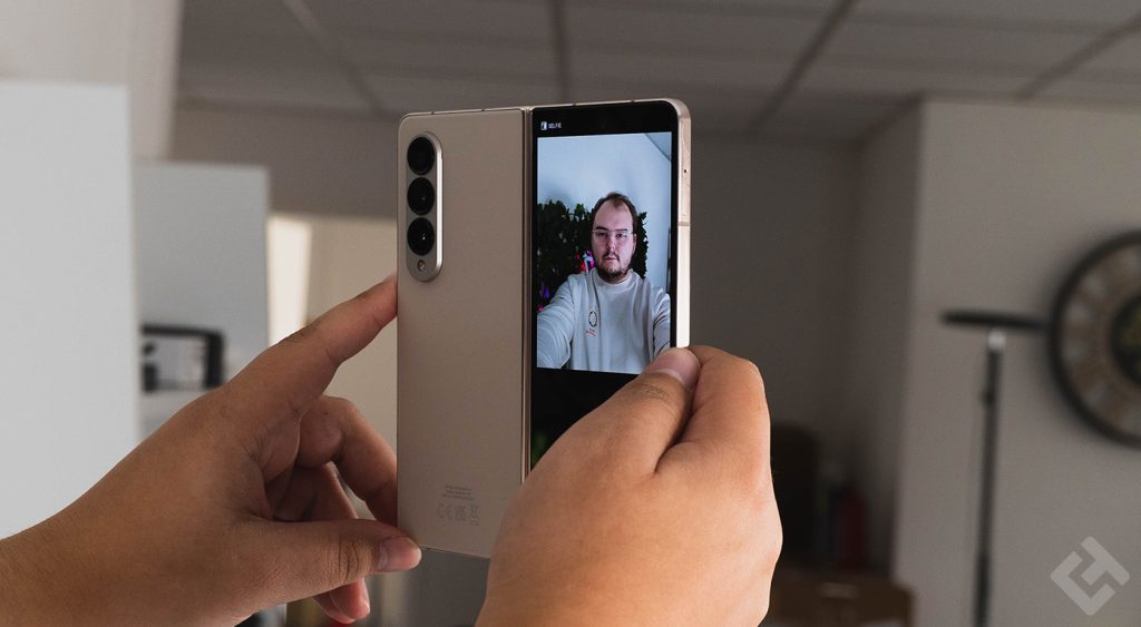 Mode selfie extérieur du Samsung Galaxy Z Fold 4