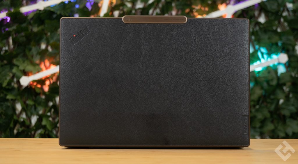 Dos du Lenovo ThinkPad Z13 Gen 1