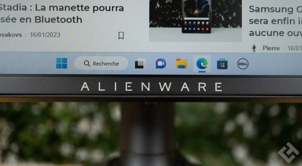 Logo en façade du Alienware AW2523HF