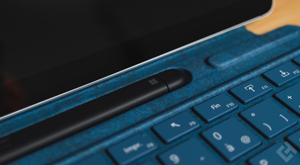 Logo sur le stylet de la Microsoft Surface Pro 9