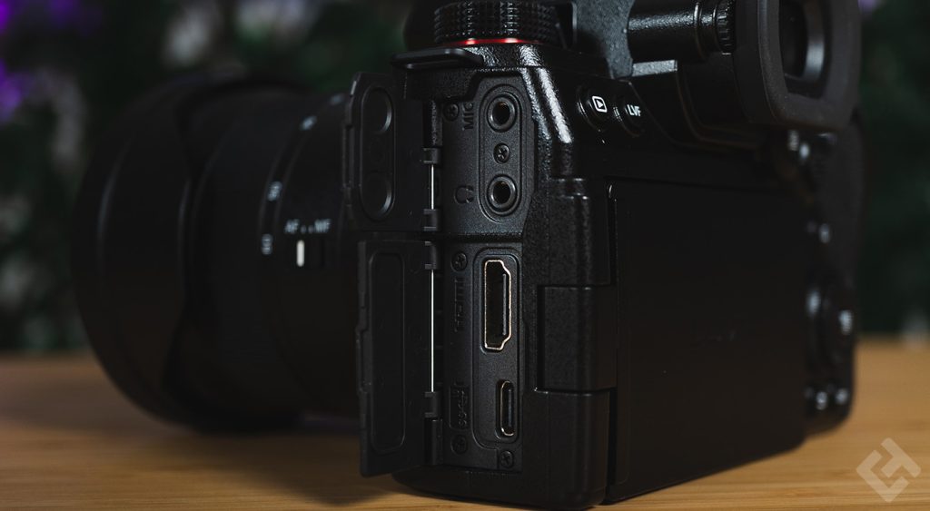 Ports HDMI et Jack du Panasonic Lumix S5II