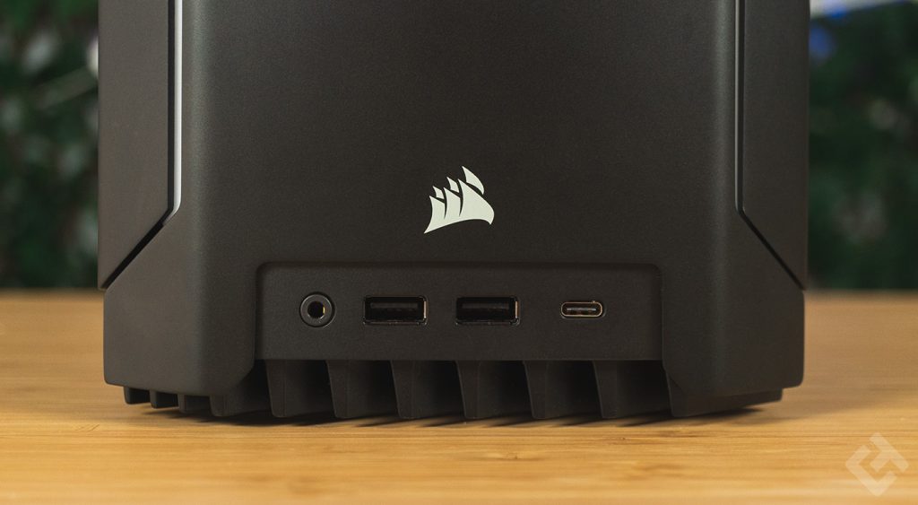 connectique en façade du corsair one i300