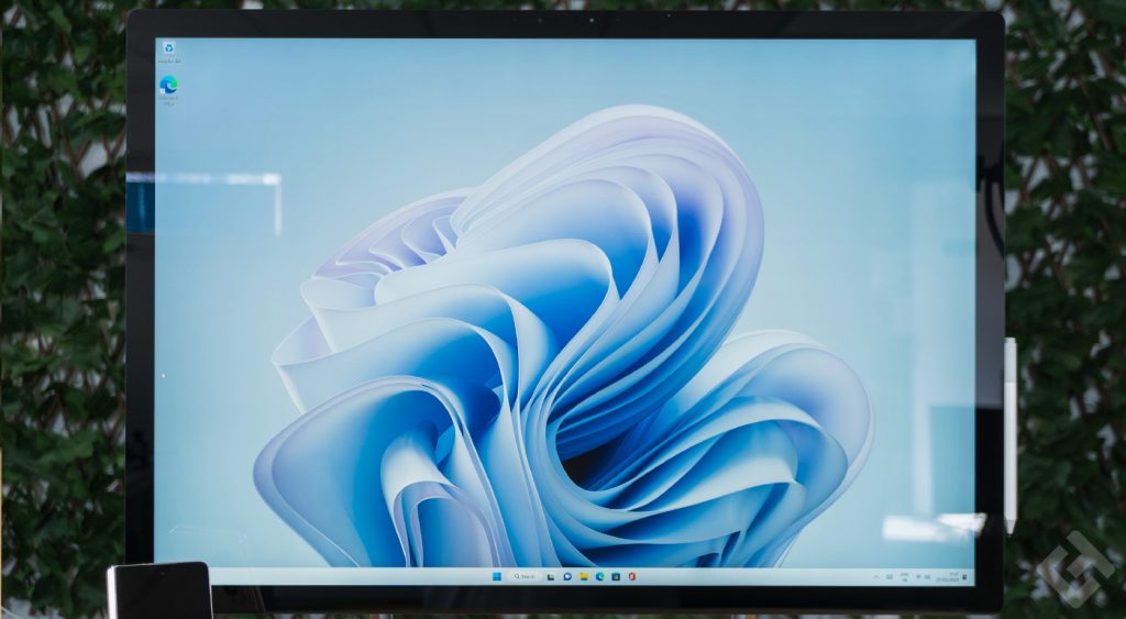 Écran du Microsoft Surface Studio 2+.