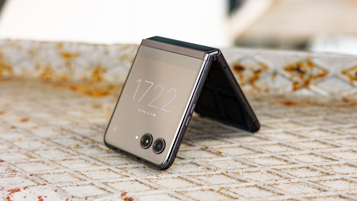 Motorola Razr Plus 2024