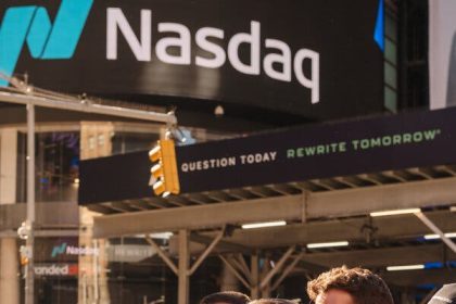 découvrez coreweave, un leader dans le domaine de l'infrastructure cloud dédiée au calcul haute performance, offrant des solutions innovantes pour les entreprises souhaitant maximiser leurs performances informatiques tout en optimisant les coûts.