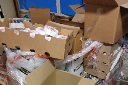 découvrez l'incroyable histoire des iphones confectionnés dans la prison de fresnes, où innovation et fromage se rencontrent dans un récit surprenant. un mélange inattendu qui soulève des questions sur la technologie, la créativité et la réhabilitation.