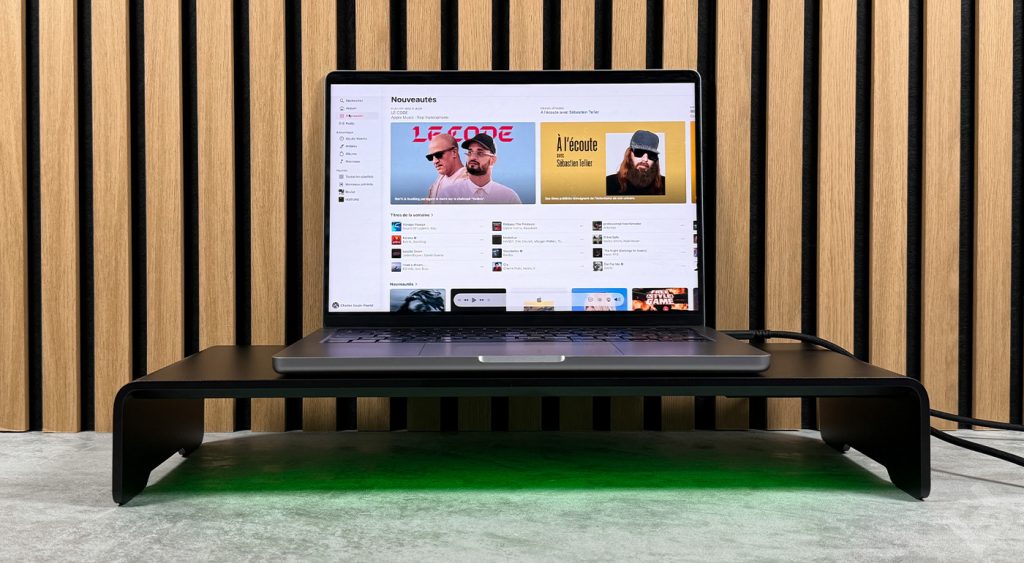 test razer monitor stand chroma