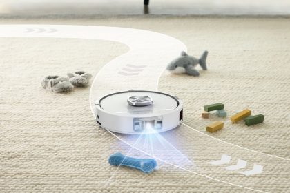 Shark lance un robot aspirateur à détection UV des taches