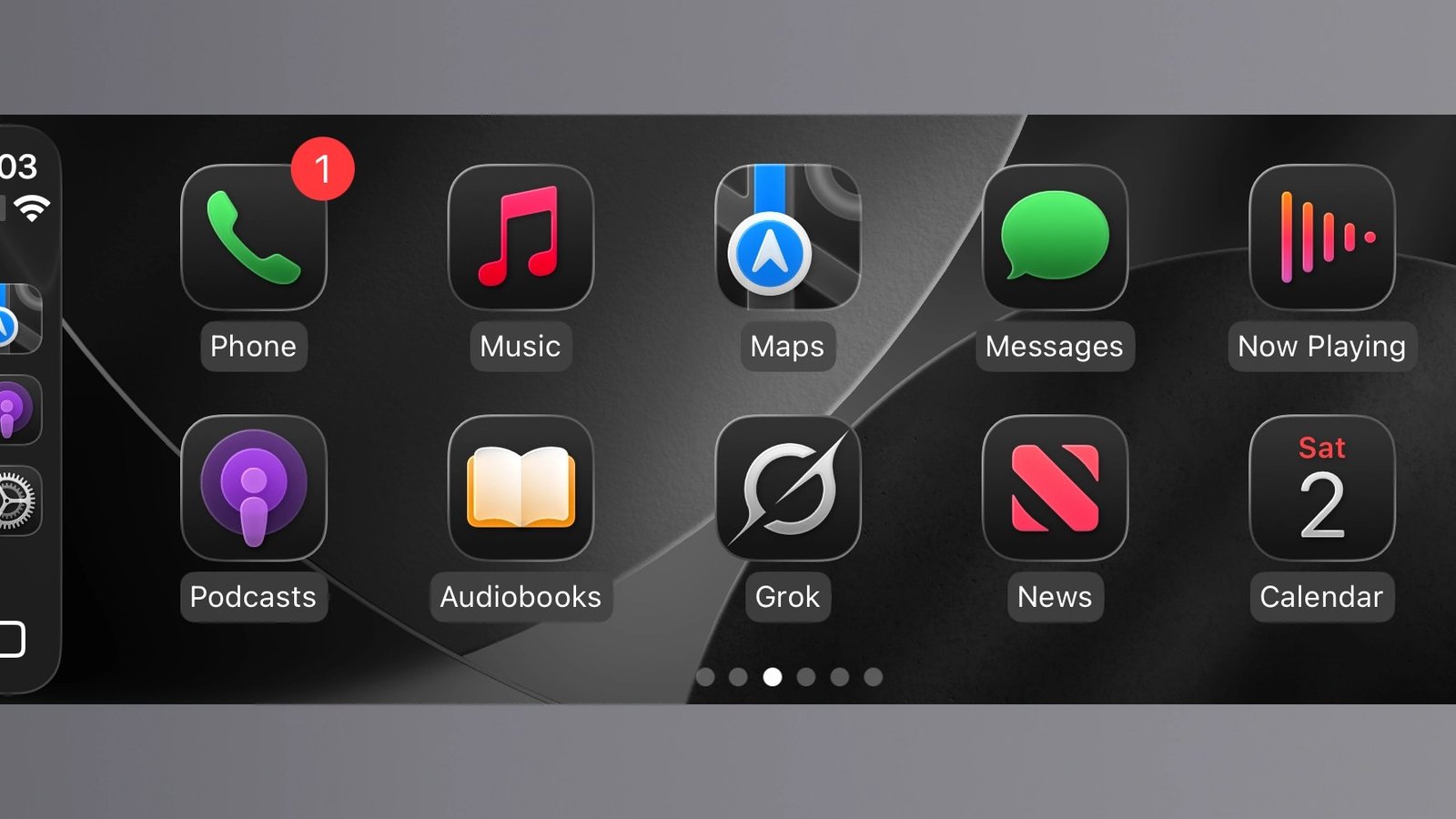 Interface Apple CarPlay avec application Grok xAI dans tableau de bord