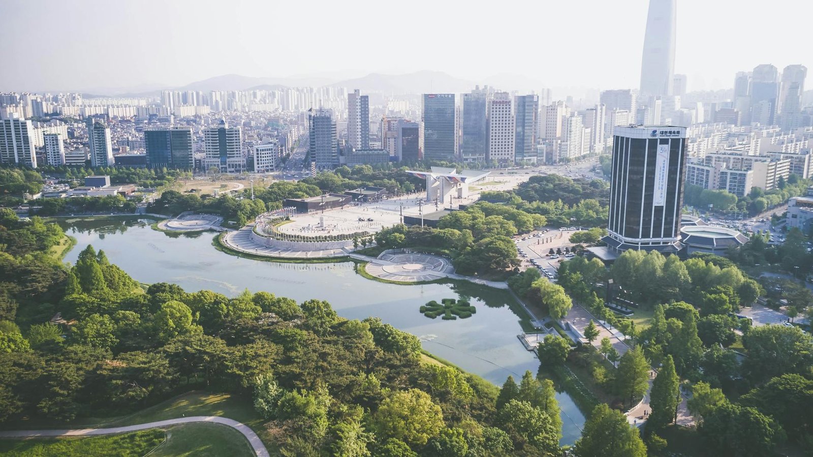Skyline Séoul Corée du Sud vue aérienne avec parc et gratte-ciels