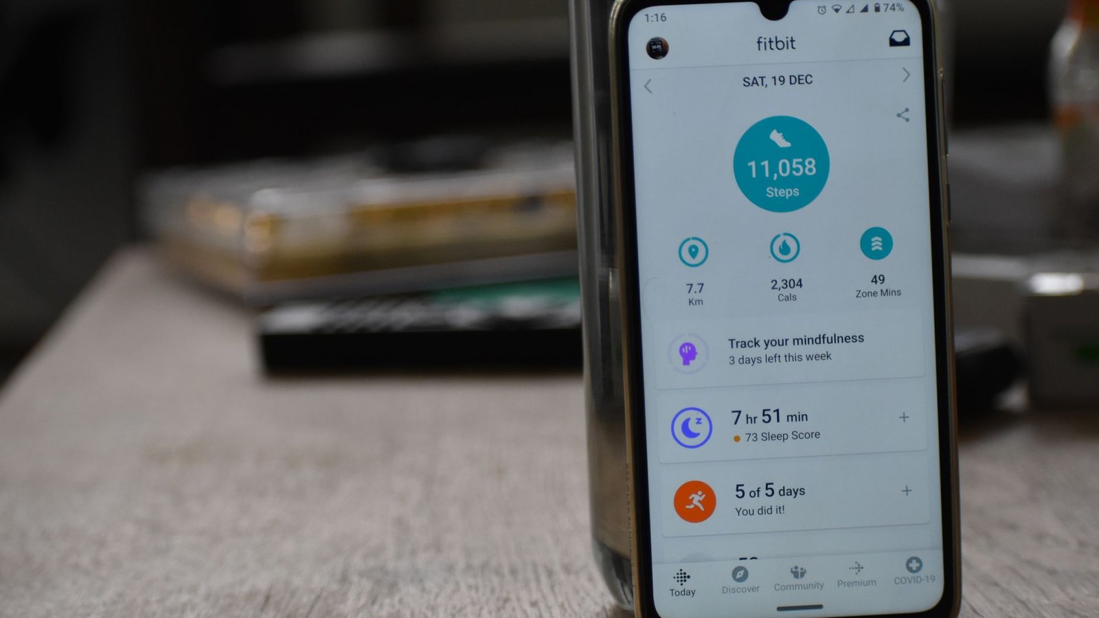 Application Fitbit sur smartphone Android affichant données santé