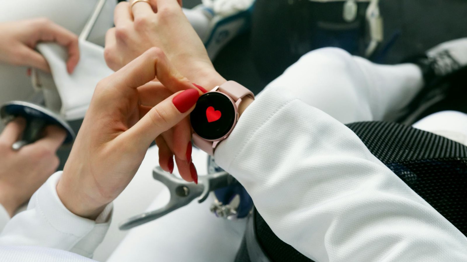 Galaxy Watch détection santé cardiaque avec icône cœur sur écran