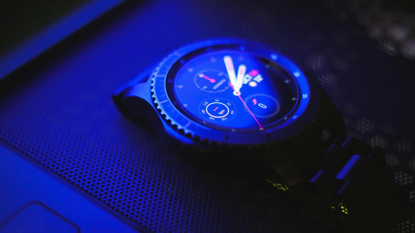 Galaxy Watch Samsung montre connectée cadran illuminé bleu