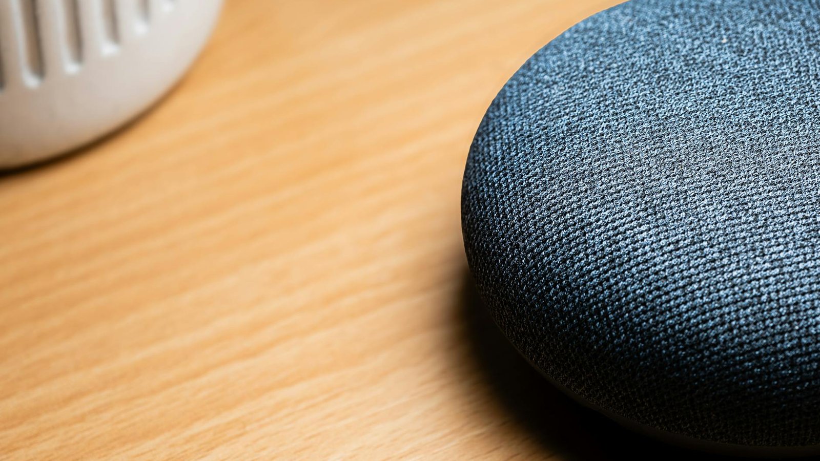 Enceinte connectée Google Nest Mini maison intelligente