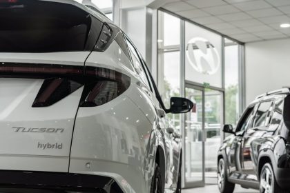 Rappel Hyundai Tucson Hybrid vue arrière en concession automobile