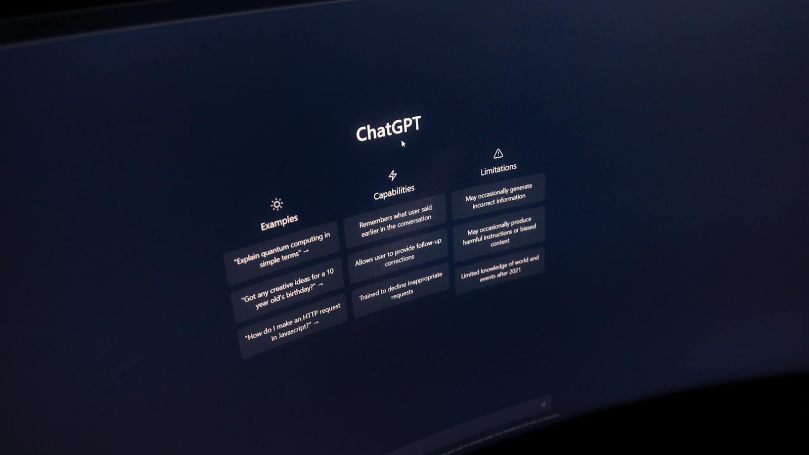 Interface ChatGPT sur écran, comparaison modèles IA