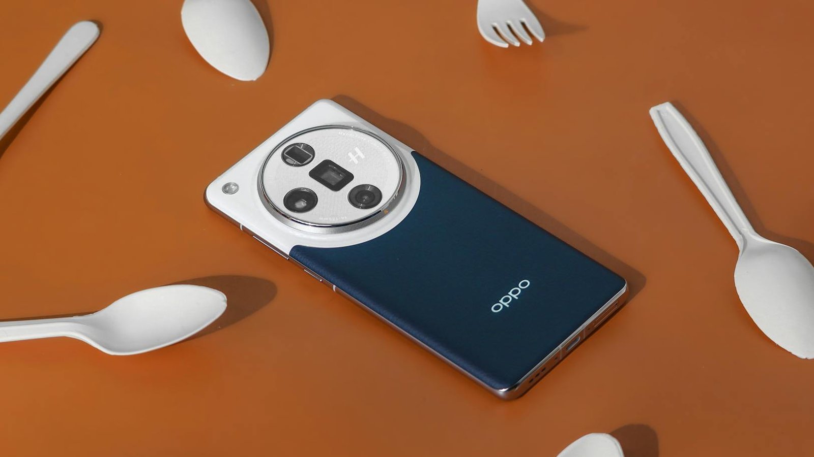 Oppo Find X caméra 200 Mpx avec module circulaire et couverts blancs