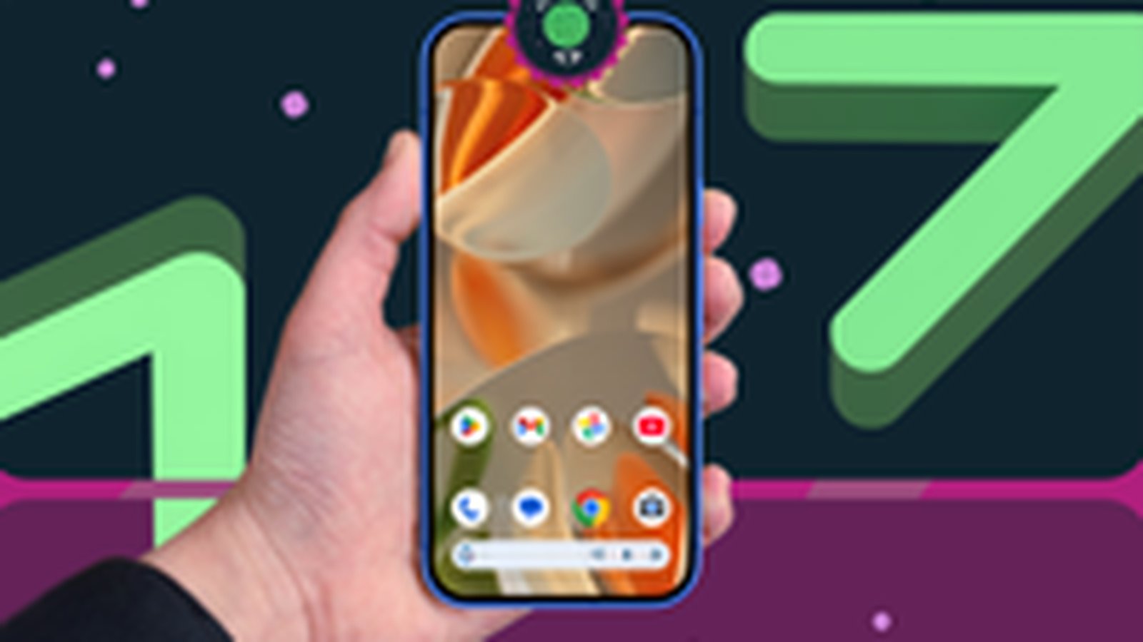 Pixel Android 17 smartphone tenu en main avec écran d'accueil visible
