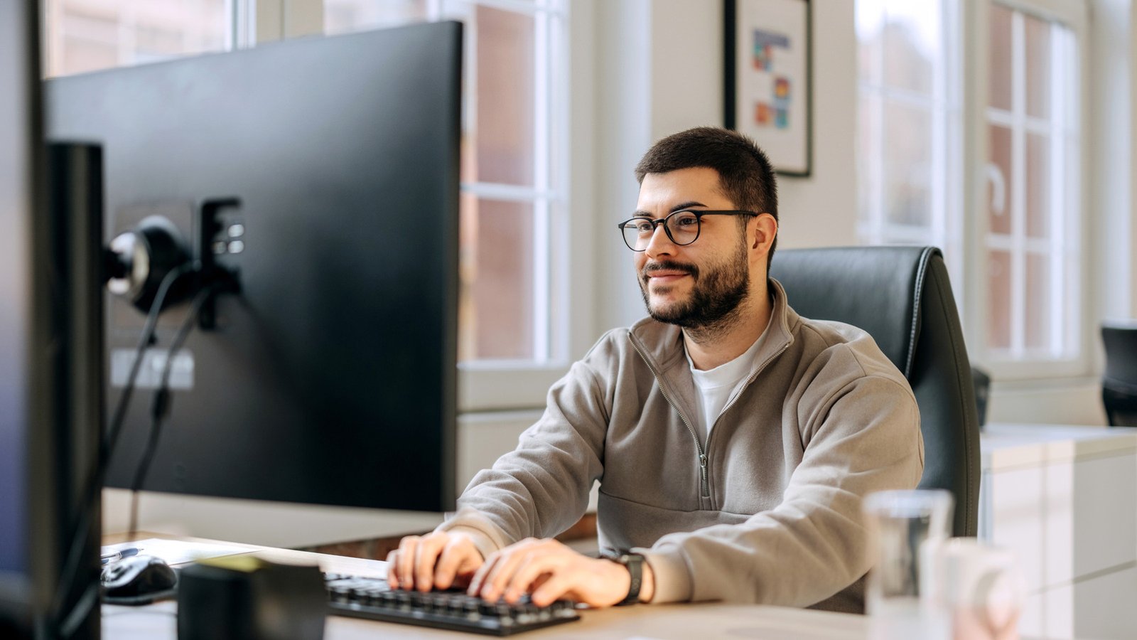 Pourquoi le 27 pouces n'est plus la taille idéale pour un bureau à domicile