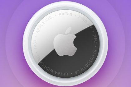 Apple AirTag pendentif circulaire IA avec technologies NFC et Ultra Wideband visibles
