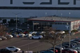 Tesla échoue à enterrer la plainte pour discrimination raciale en Californie