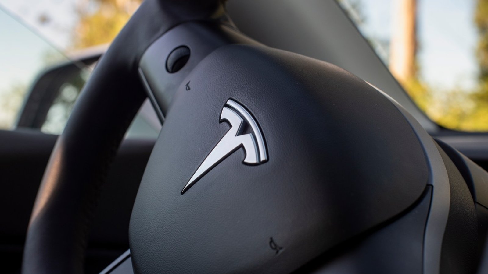 Tesla FSD s'infiltre en Europe, pays après pays, sans vraiment faire de bruit