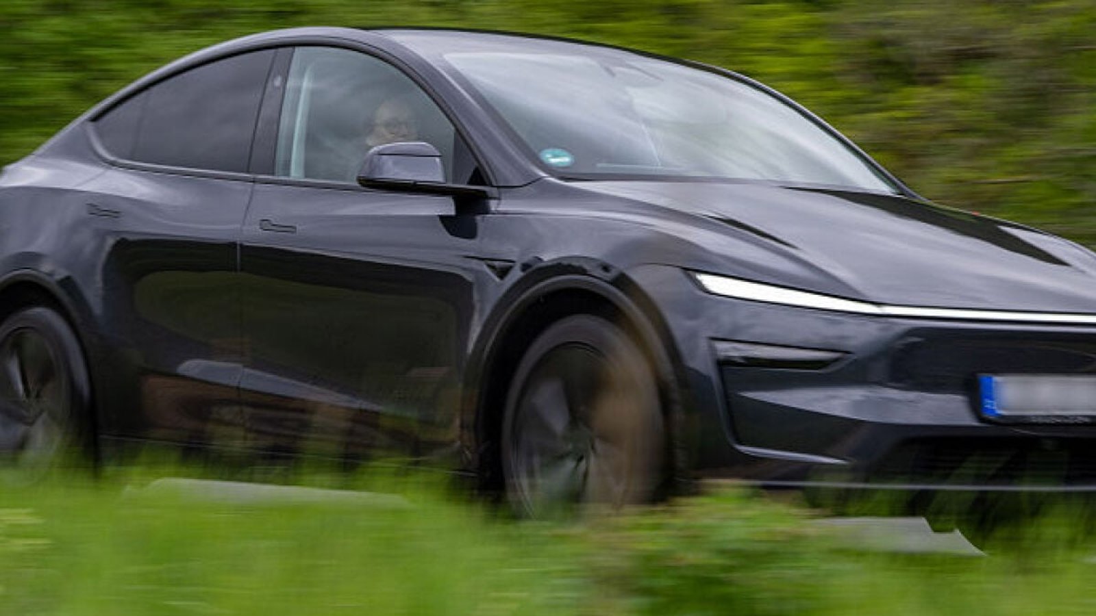 Tesla Model Y concerné par le rappel NHTSA étiquette réglementaire